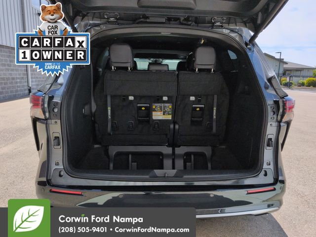 Used 2025 Toyota Sienna Platinum AWD/4WD image 28