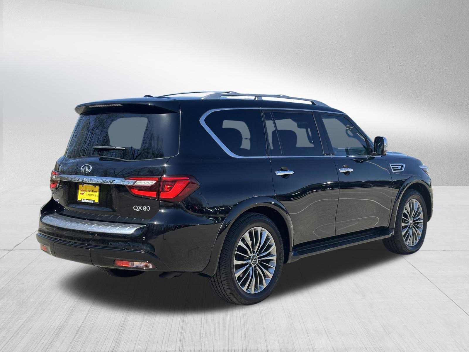 Used 2021 INFINITI QX80 Sensory w/ All-Season Package AWD/4WD image 7