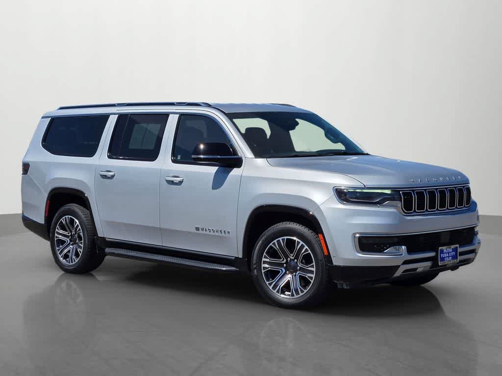 Used 2023 Jeep Wagoneer L Series II AWD/4WD image 8