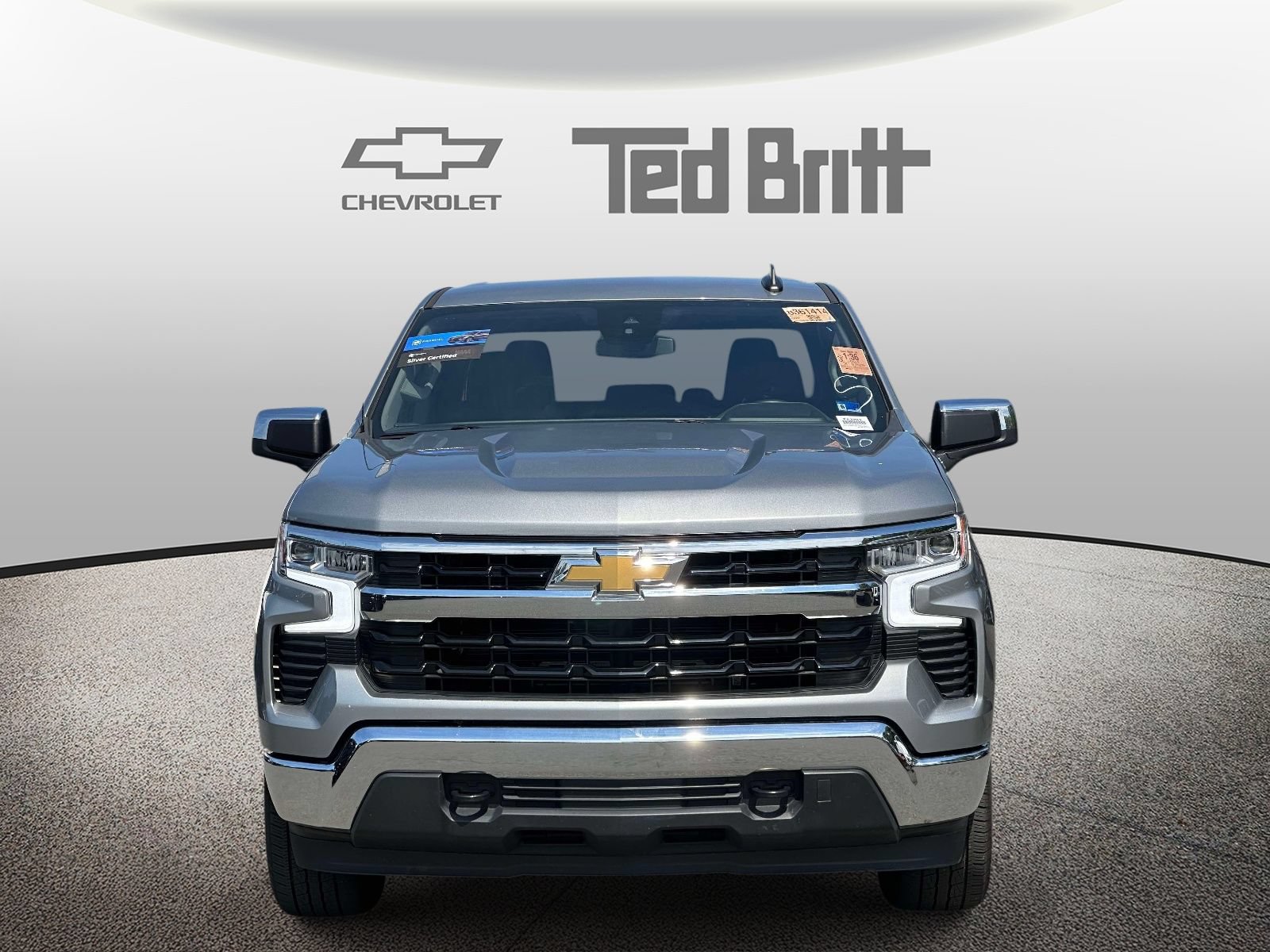 Used 2024 Chevrolet Silverado 1500 LT AWD/4WD image 2