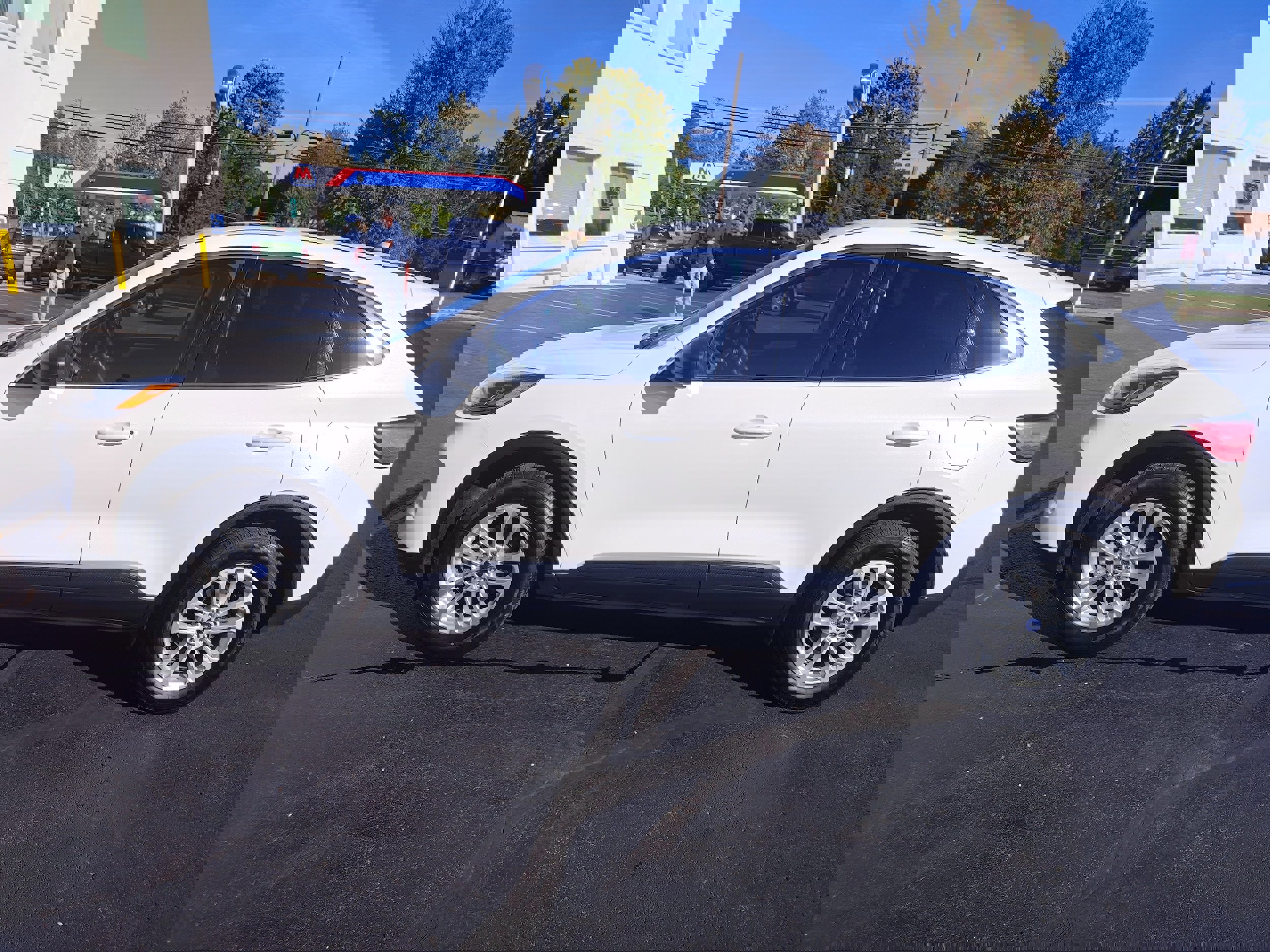 Used 2023 Ford Escape Active image 1