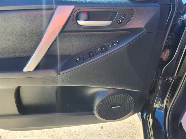 Used 2013 MAZDA MAZDA3 i Grand Touring w/ Tech Pkg FWD image 8