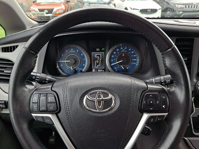 Used 2019 Toyota Sienna XLE w/ Protection Package FWD image 20