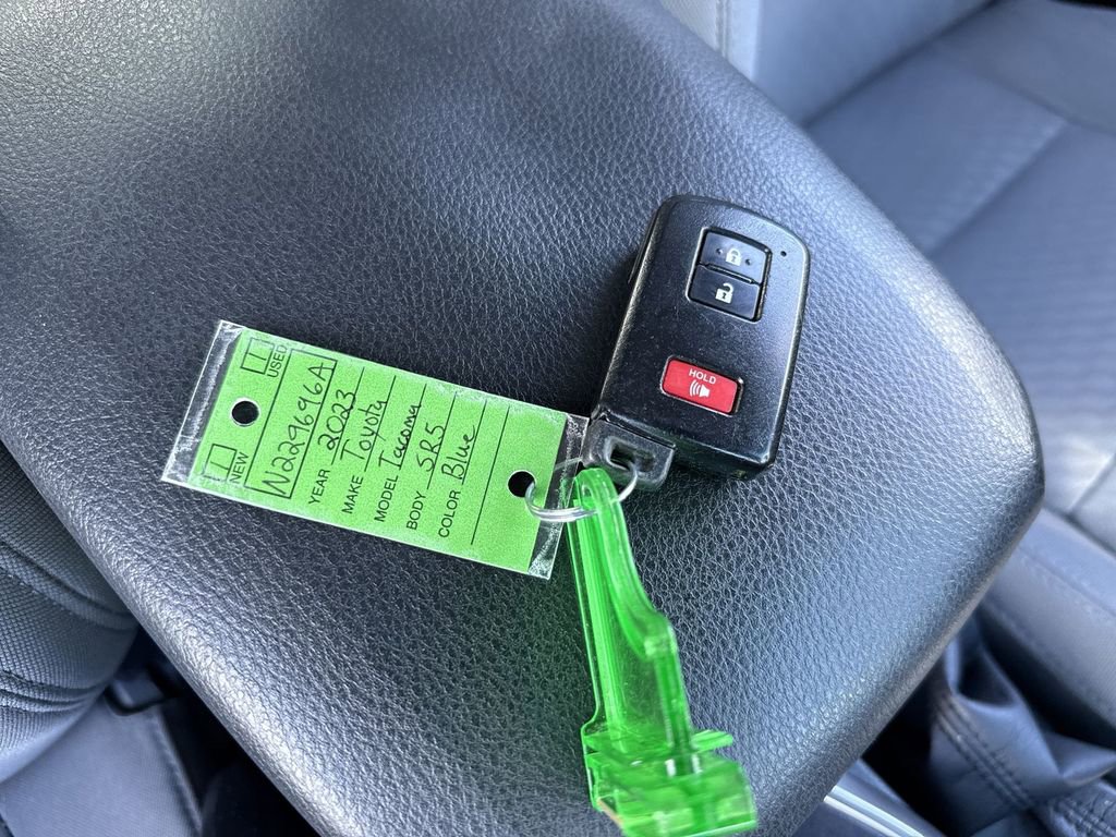 Used 2023 Toyota Tacoma SR5 w/ Technology Package image 21