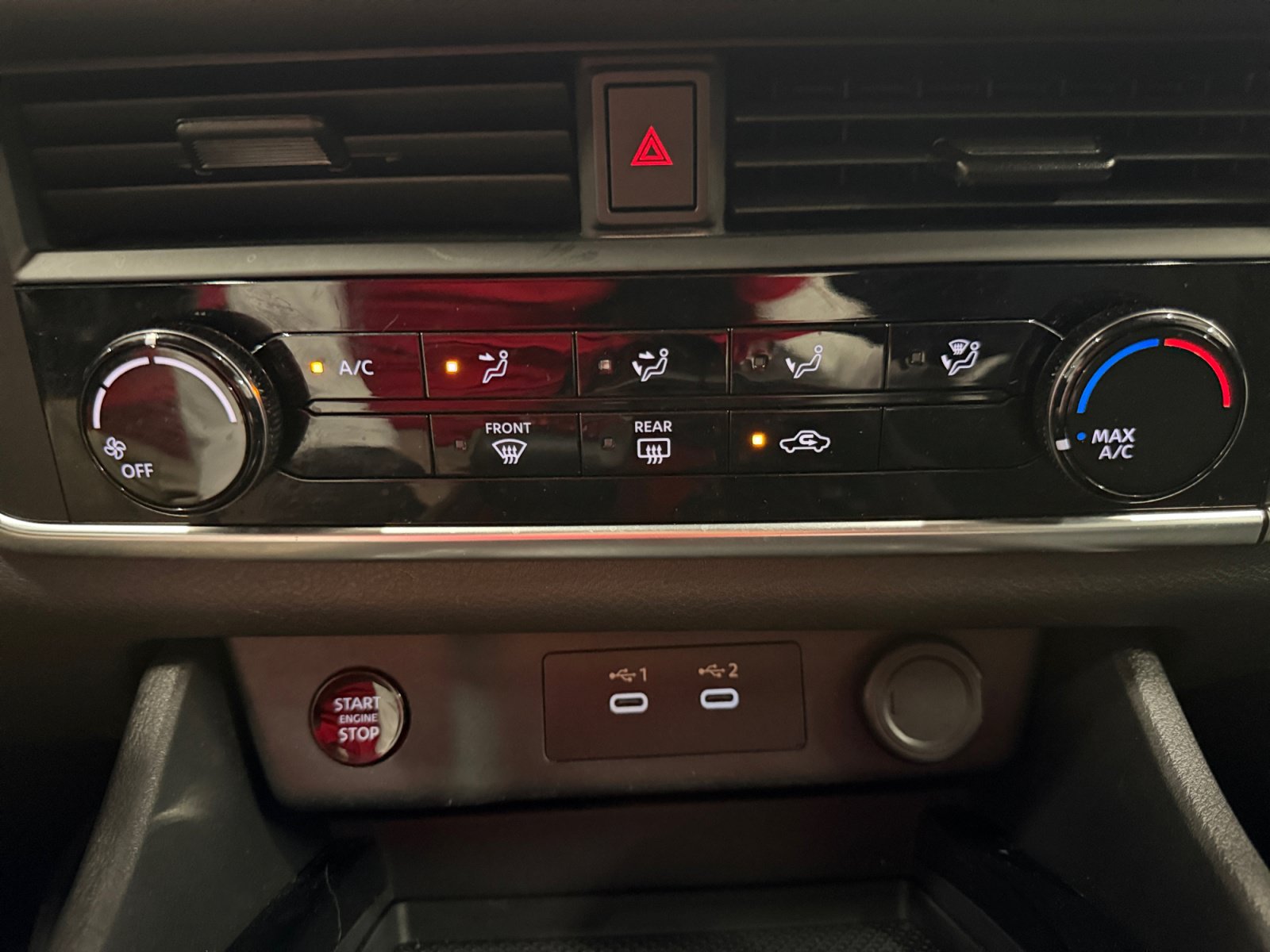Used 2024 Nissan Rogue S FWD image 19