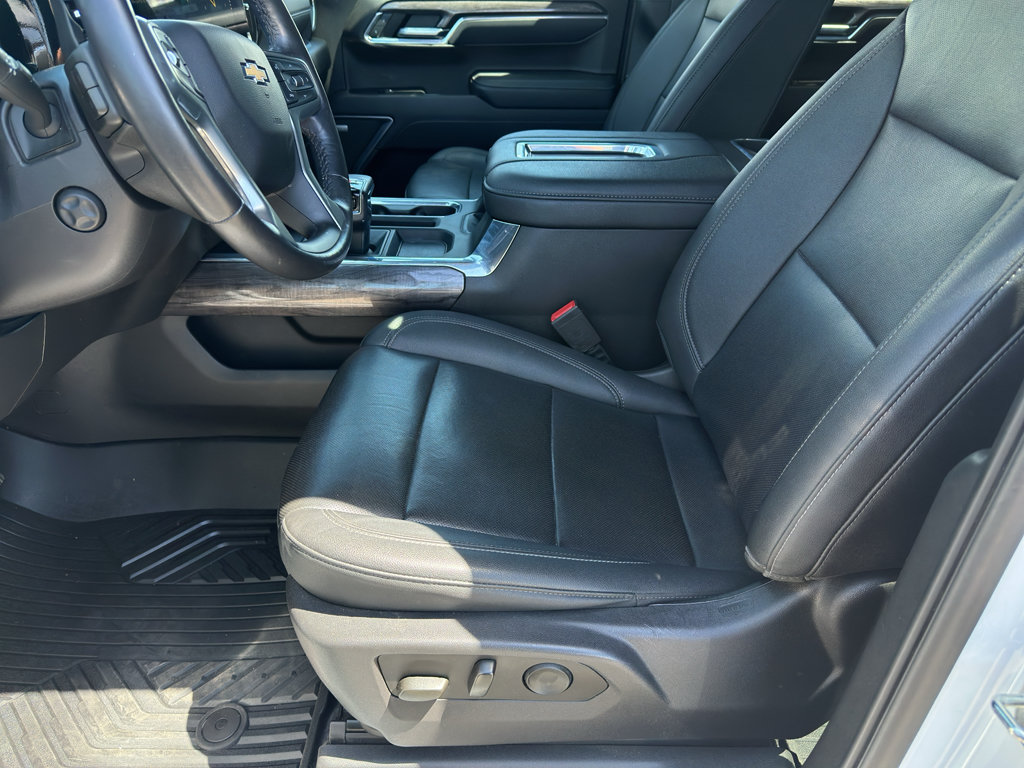 Used 2022 Chevrolet Silverado 1500 LTZ AWD/4WD image 38