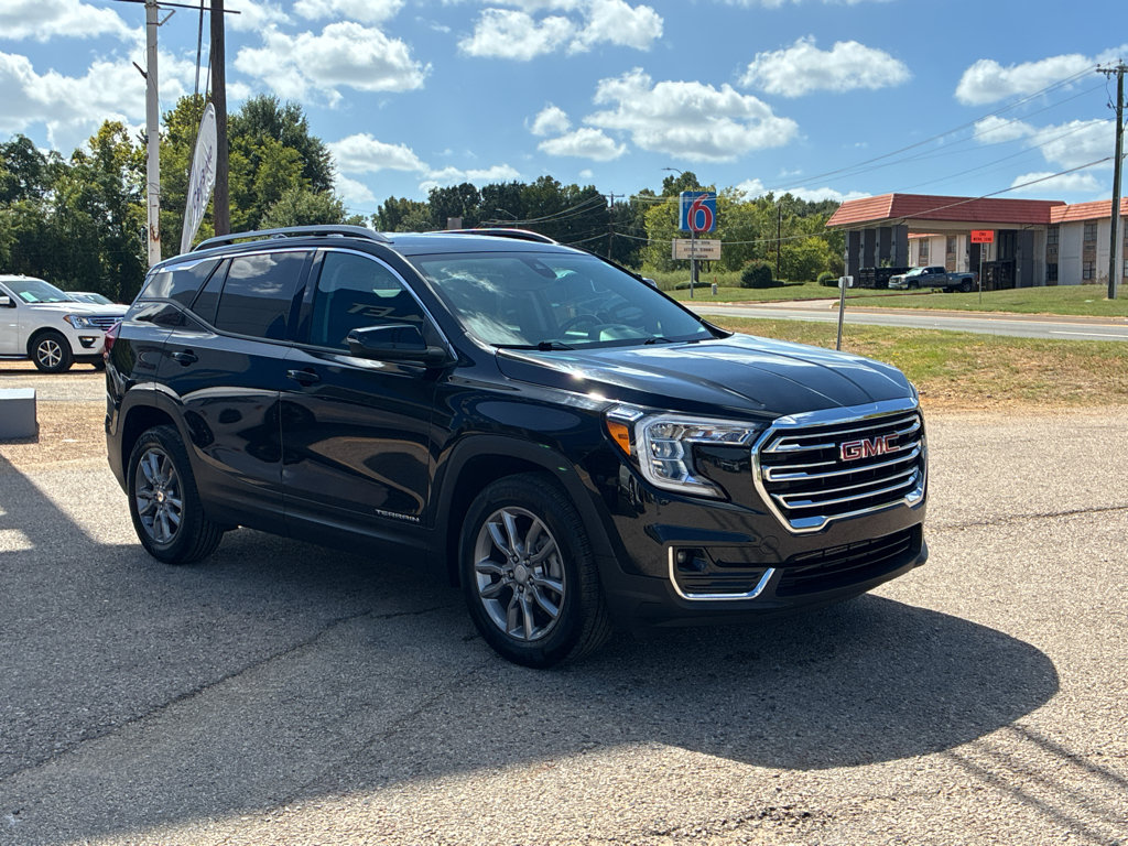 Used 2024 GMC Terrain SLT AWD/4WD image 11
