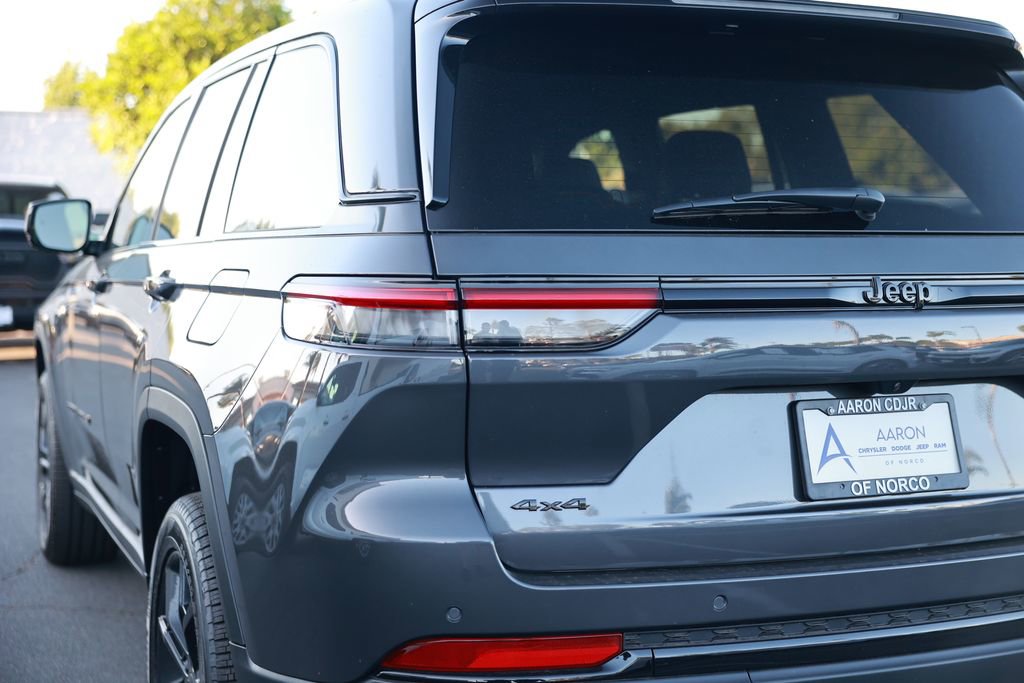 New 2025 Jeep Grand Cherokee Limited image 10