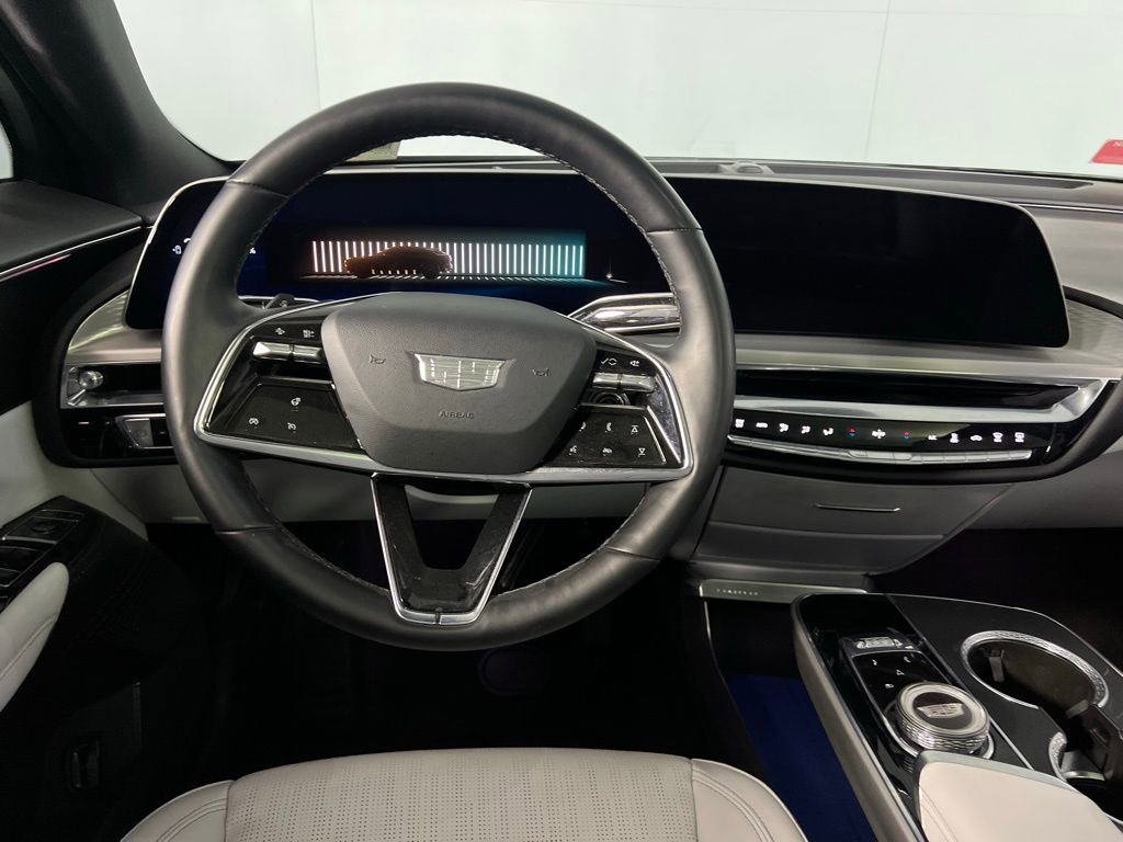 Used 2024 Cadillac Lyriq Sport image 14