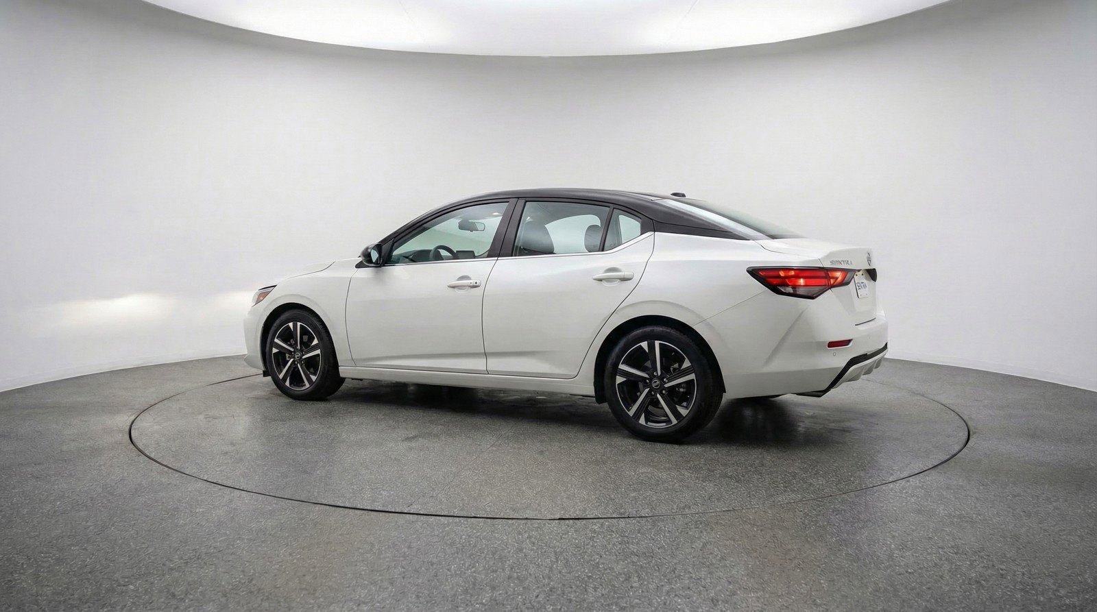 Used 2025 Nissan Sentra SV image 6