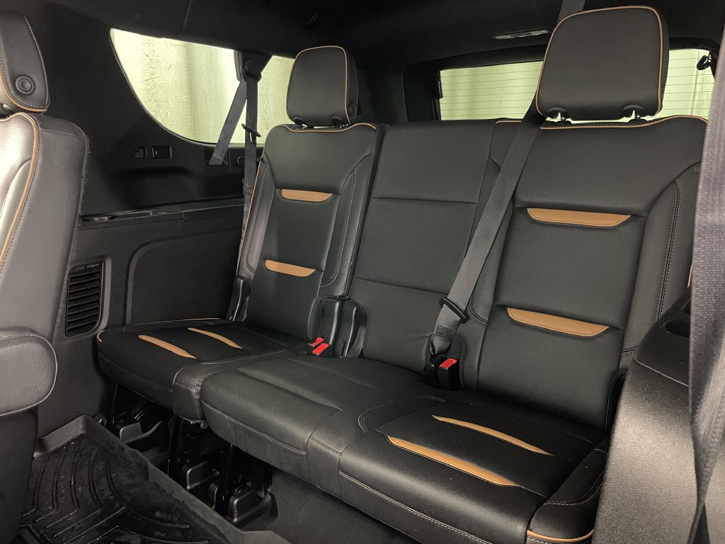 Used 2023 GMC Yukon XL AT4 w/ AT4 Premium Package AWD/4WD image 18