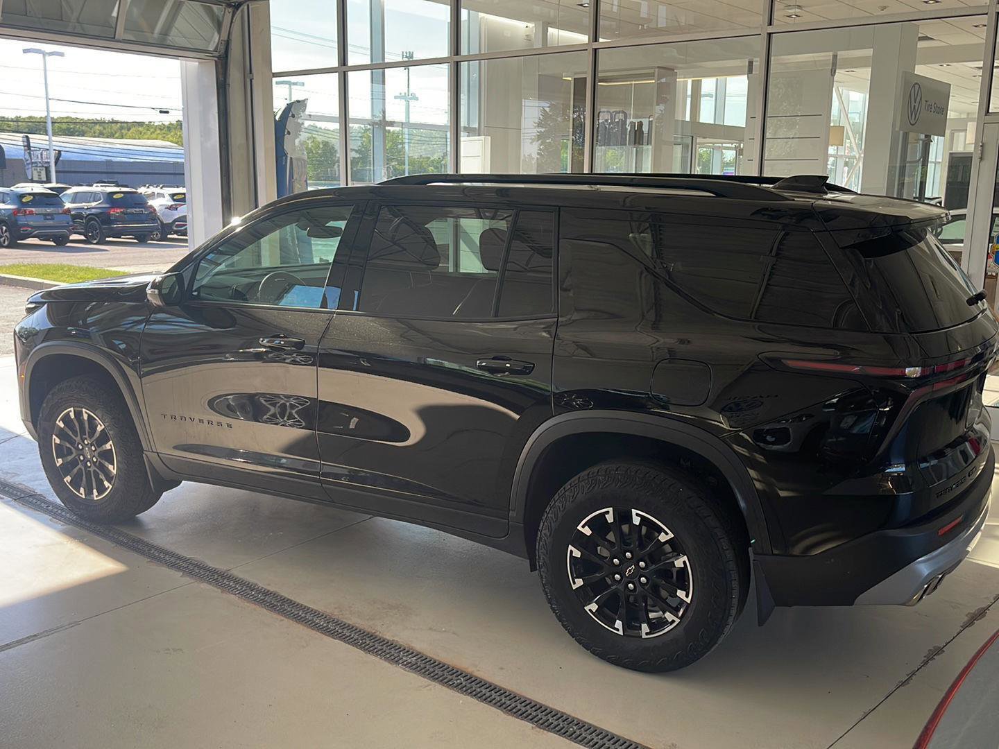 Used 2024 Chevrolet Traverse Z71 AWD/4WD image 4