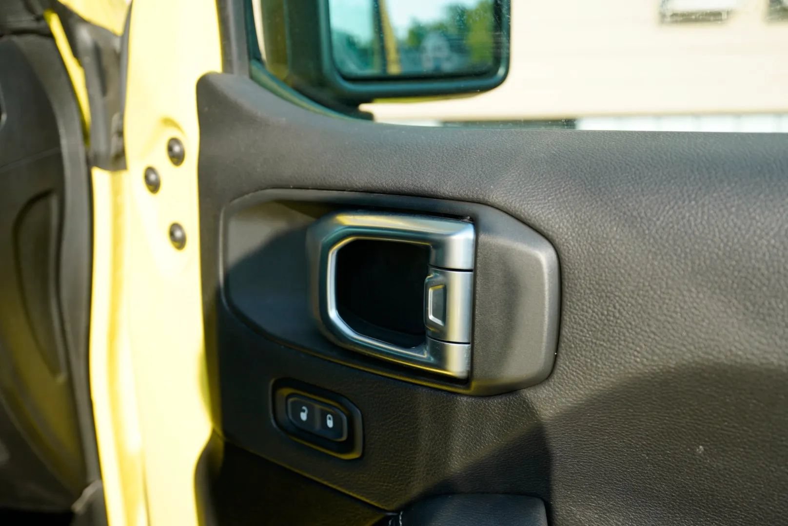Used 2023 Jeep Wrangler Unlimited Sahara w/ Cold Weather Group AWD/4WD image 31