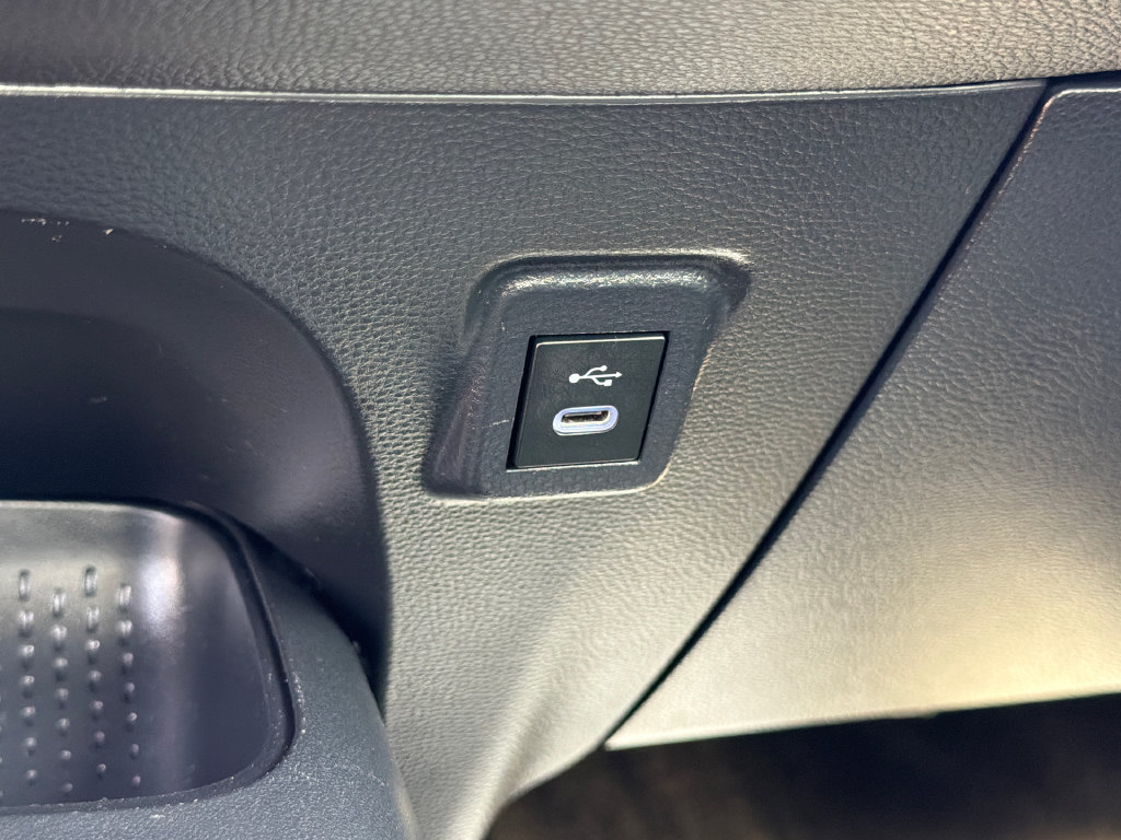 Used 2025 Toyota Corolla LE FWD image 29