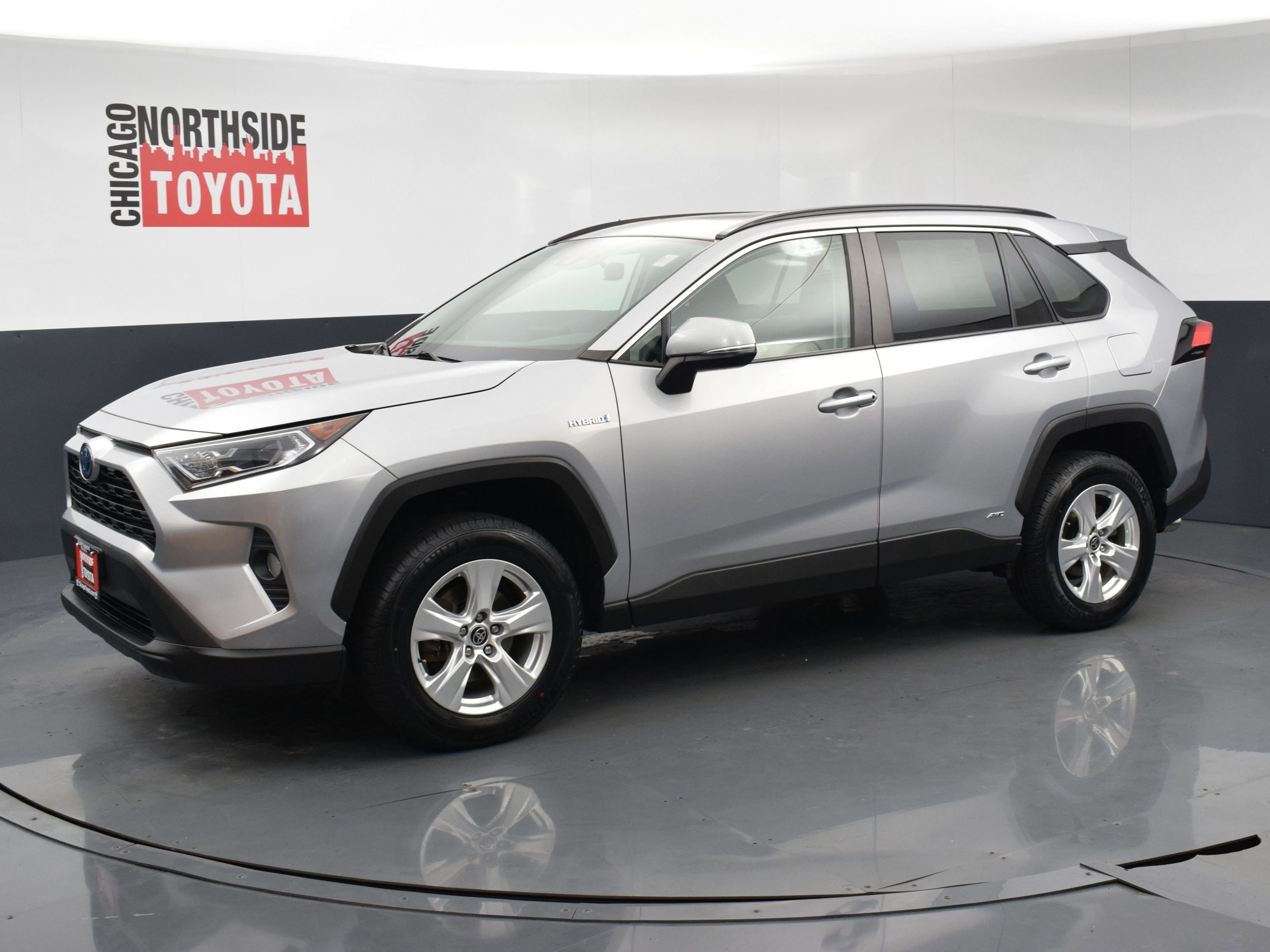 Used 2021 Toyota RAV4 XLE w/ Convenience Package AWD/4WD image 8