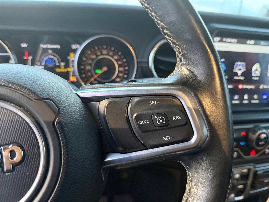 Used 2020 Jeep Wrangler Unlimited Sahara image 25