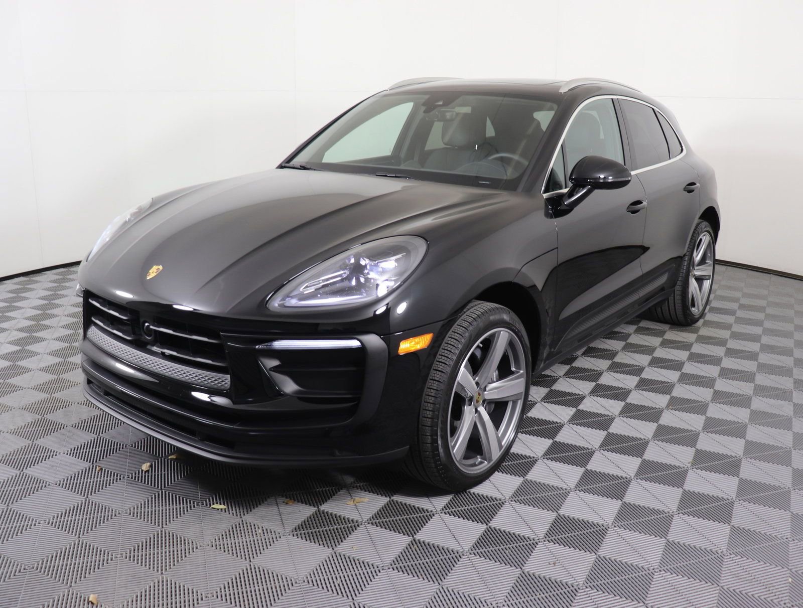 Used 2025 Porsche Macan