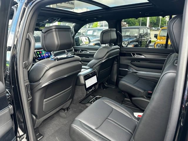 New 2026 Jeep Grand Wagoneer Summit AWD/4WD image 35