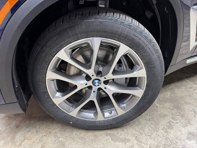 Used 2026 BMW X5 xDrive50e w/ Executive Package AWD/4WD image 28