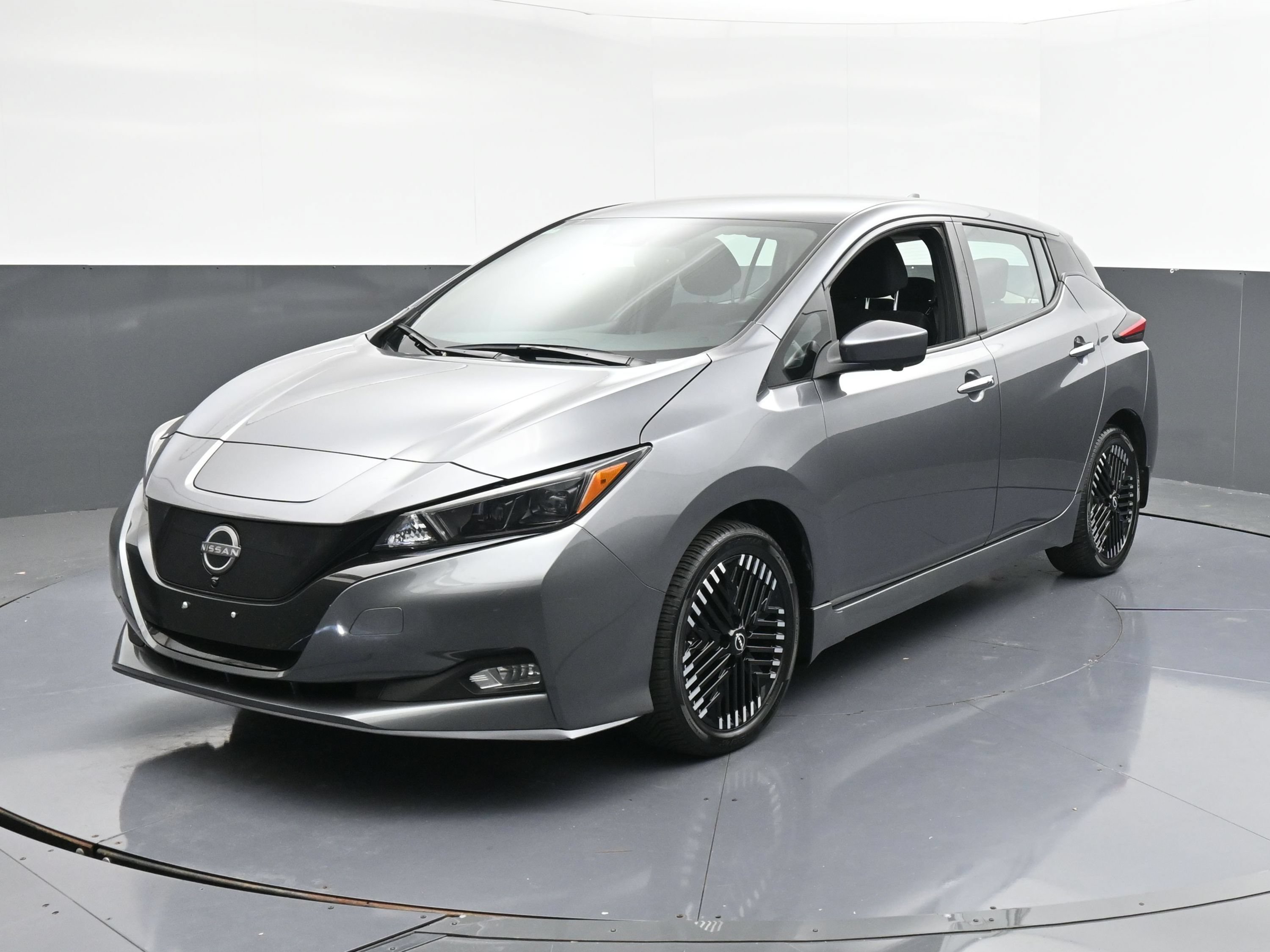 Used 2025 Nissan Leaf SV Plus FWD image 4