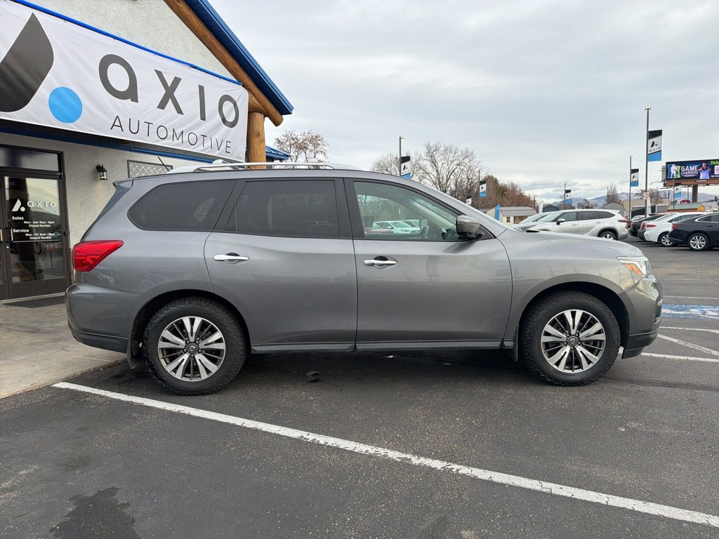 Used 2017 Nissan Pathfinder SL image 10