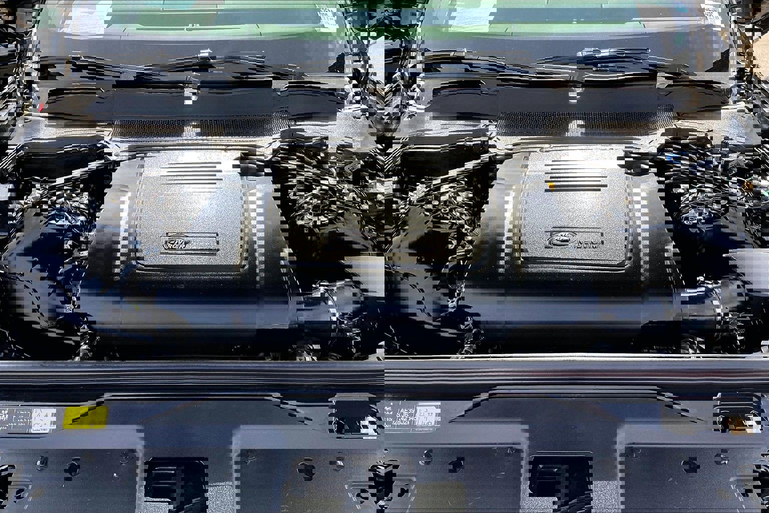 Certified 2025 Land Rover Discovery S image 28