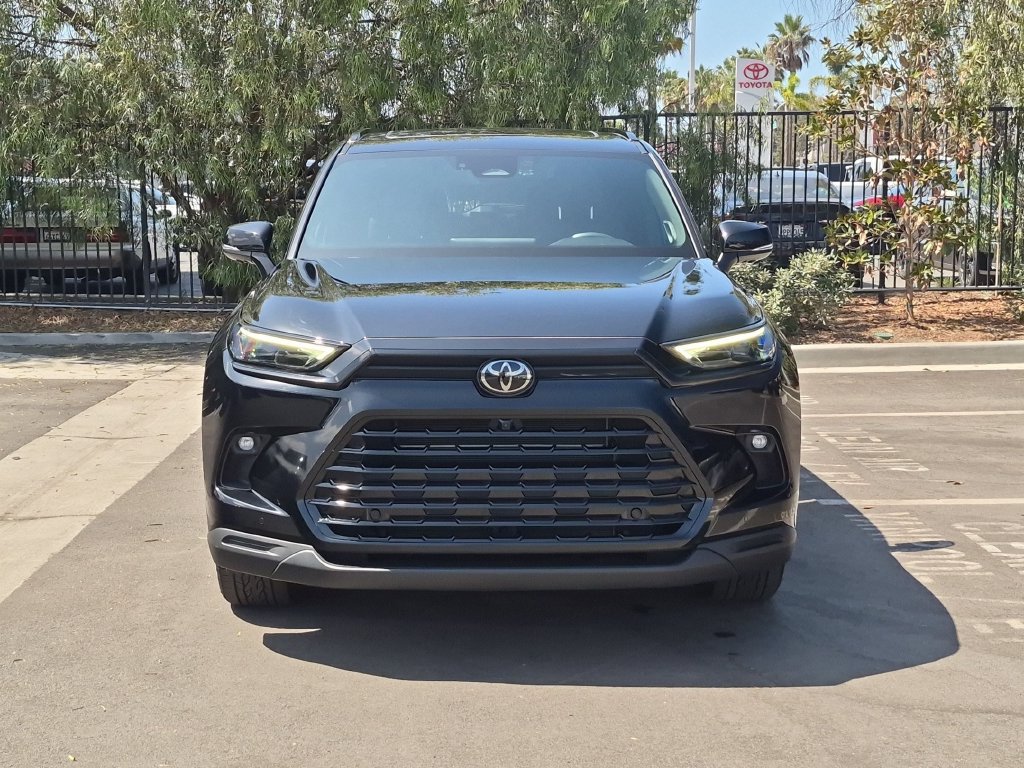 Used 2025 Toyota Grand Highlander AWD Hybrid image 4