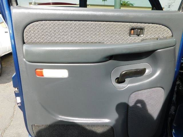 Used 2002 Chevrolet Avalanche 2WD image 14