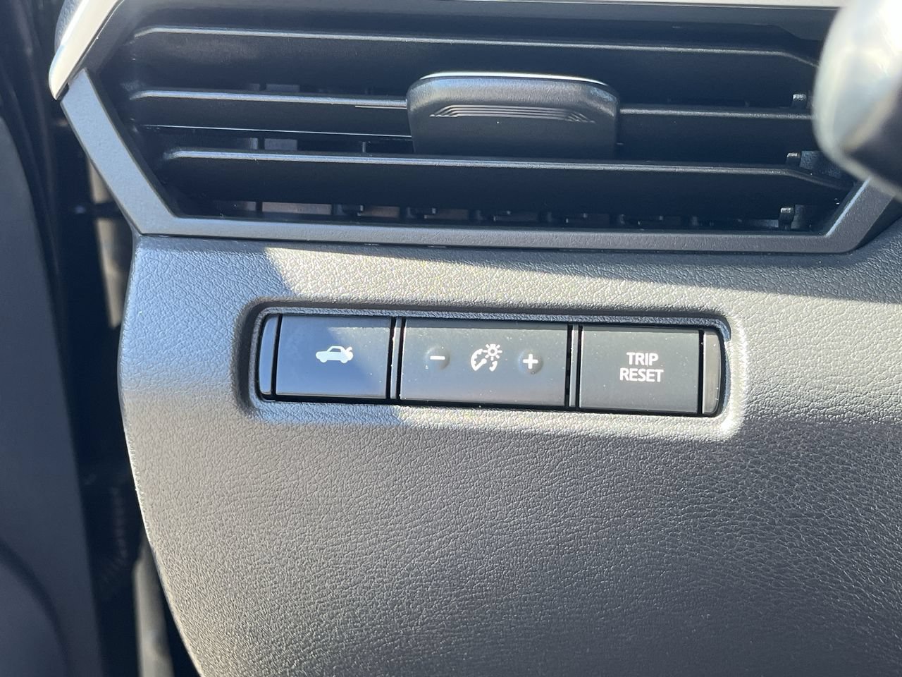 Used 2025 Nissan Altima 2.5 SV FWD image 16