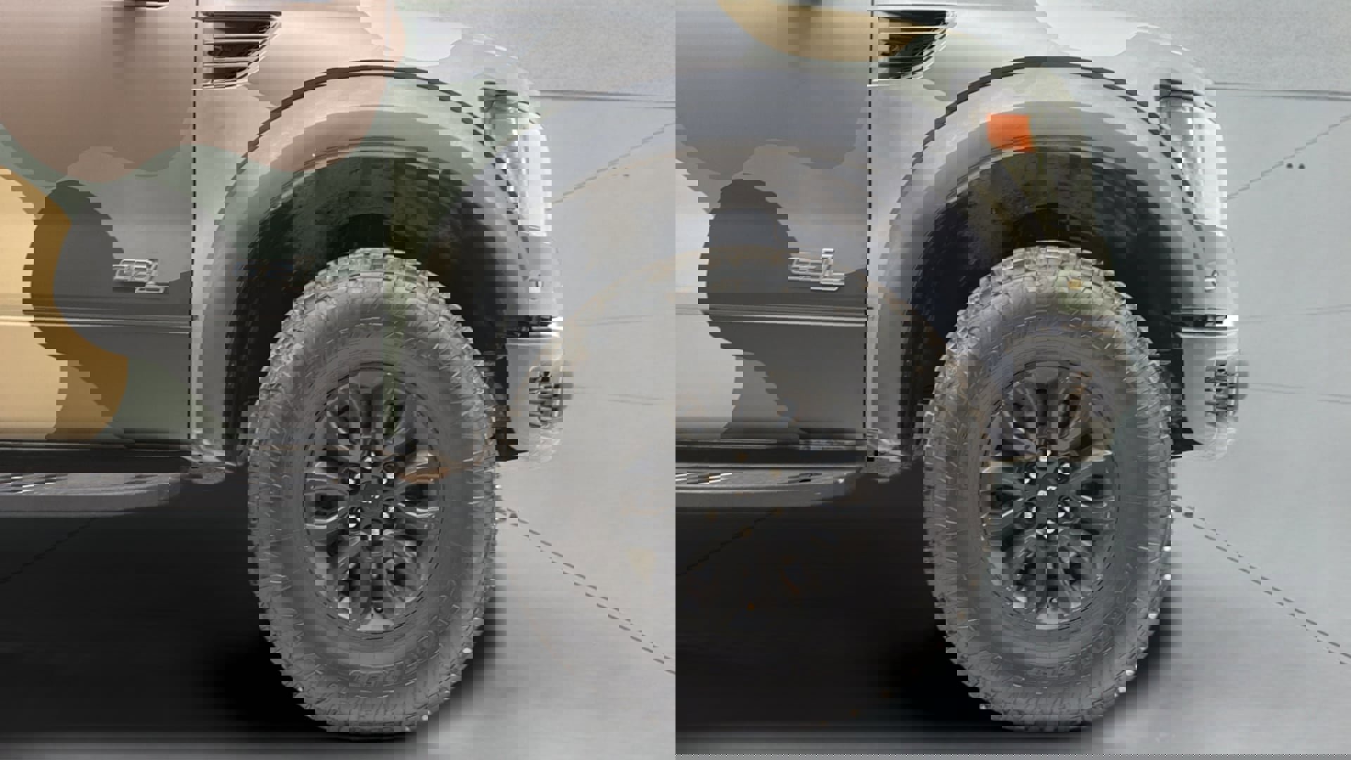 Used 2014 Ford F150 Raptor w/ Equipment Group 801A Luxury image 33