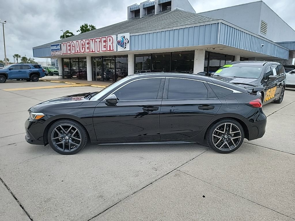 Used 2022 Honda Civic Sport Touring image 2