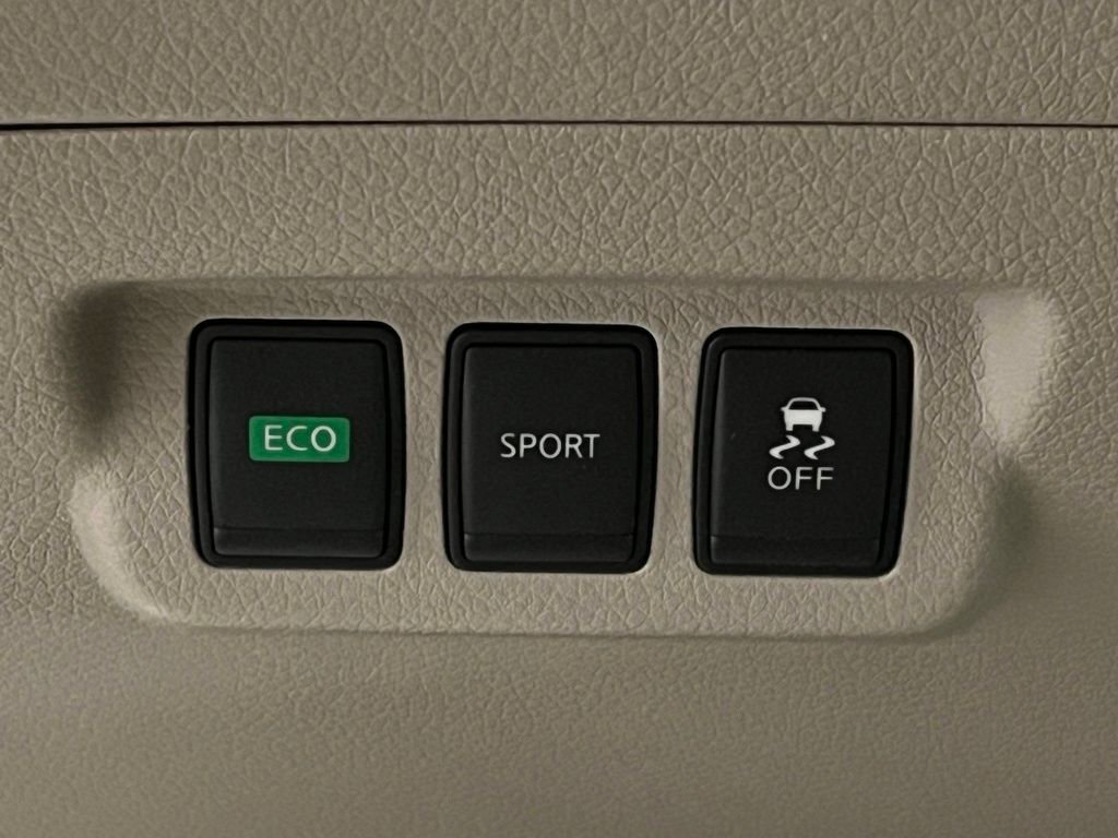 Used 2014 Nissan Sentra S image 23