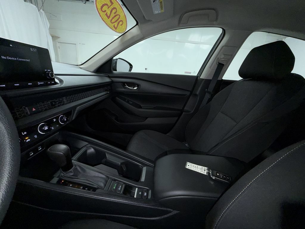 Certified 2025 Honda Accord LX image 22