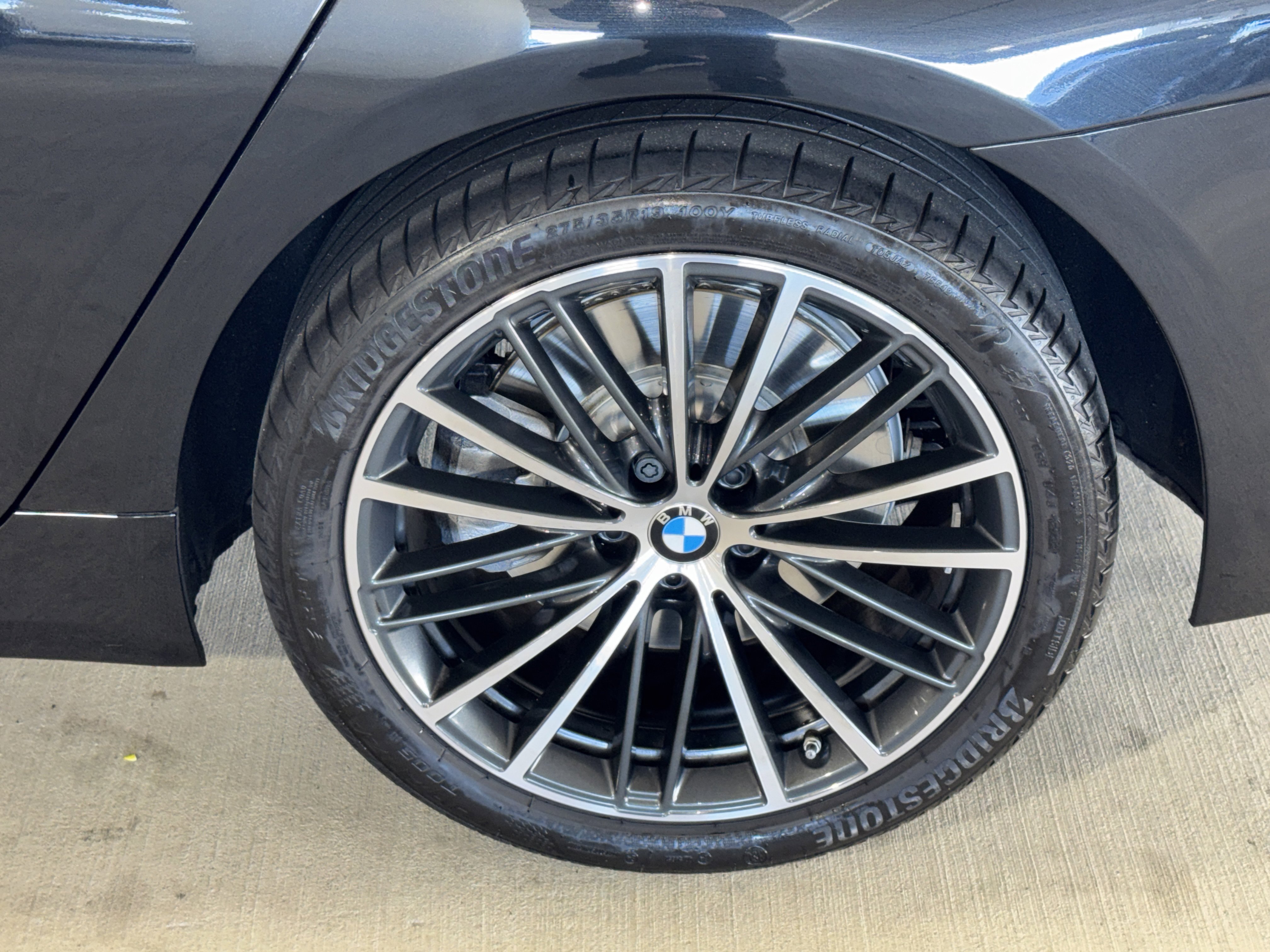 Used 2023 BMW 540i w/ Premium Package image 33