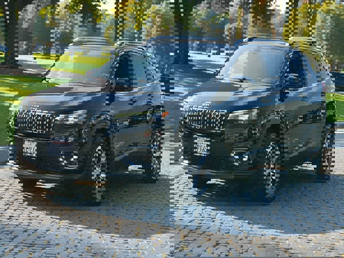 Used 2019 Jeep Cherokee Limited image 4