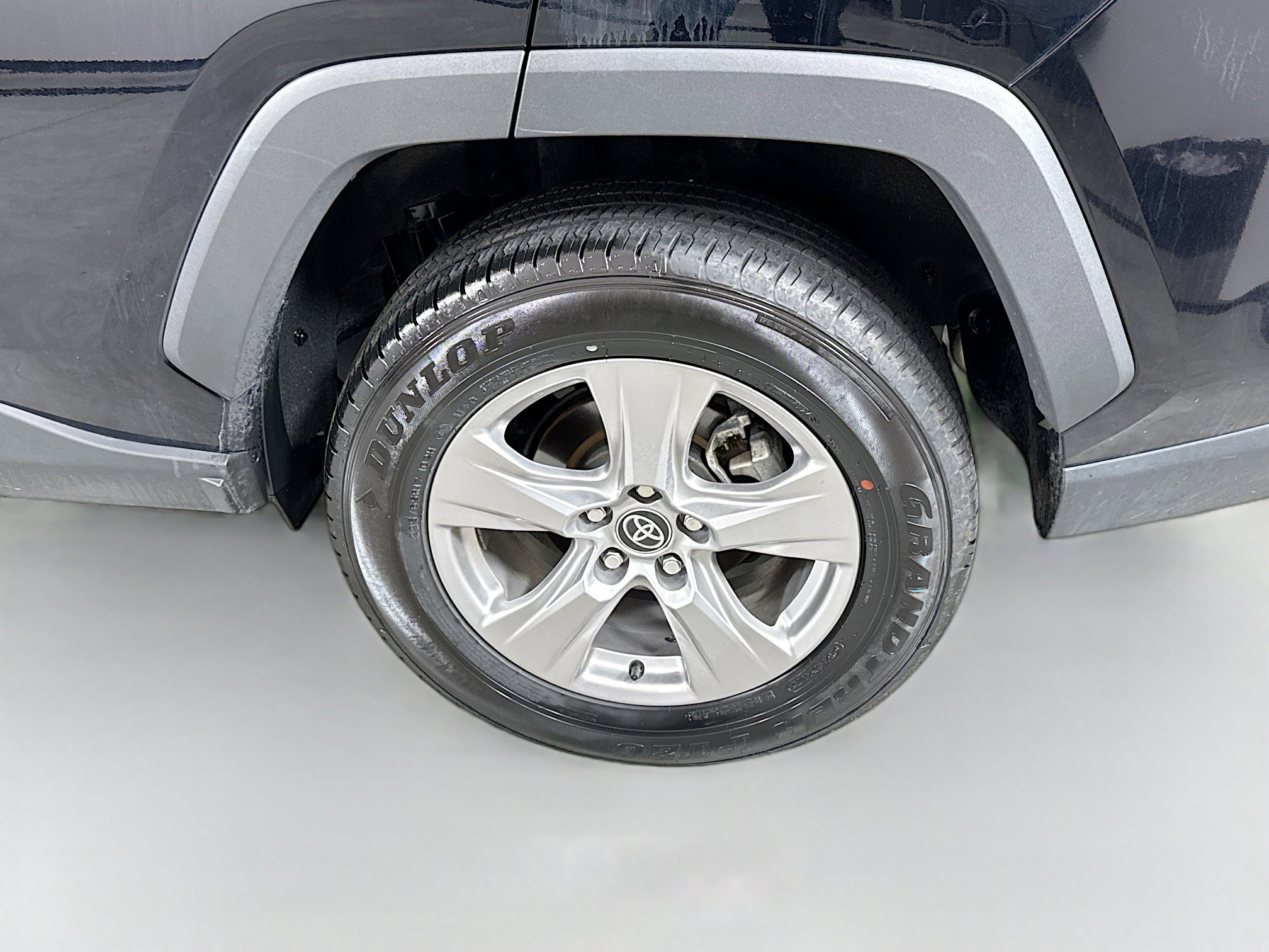 Used 2025 Toyota RAV4 XLE image 27