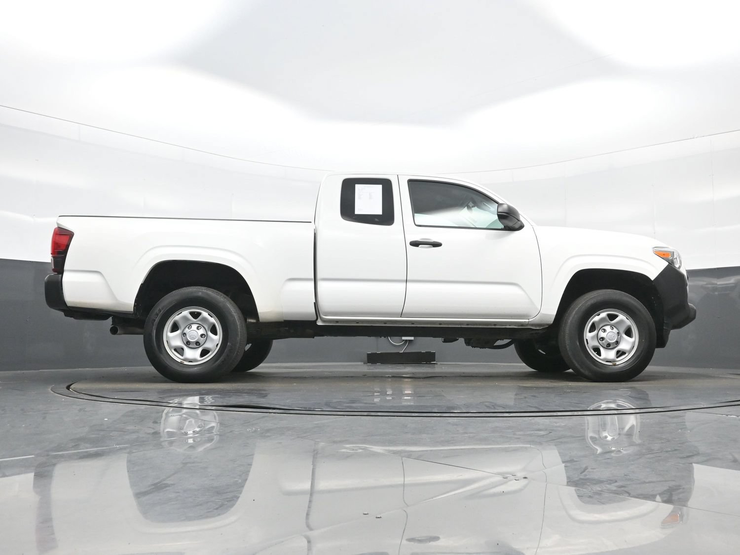 Used 2022 Toyota Tacoma SR AWD/4WD image 32