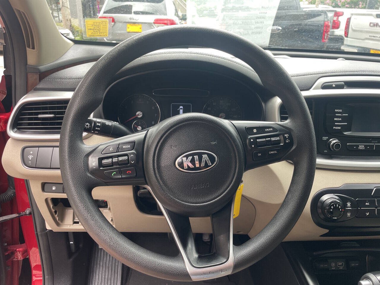 Used 2017 Kia Sorento LX FWD image 13
