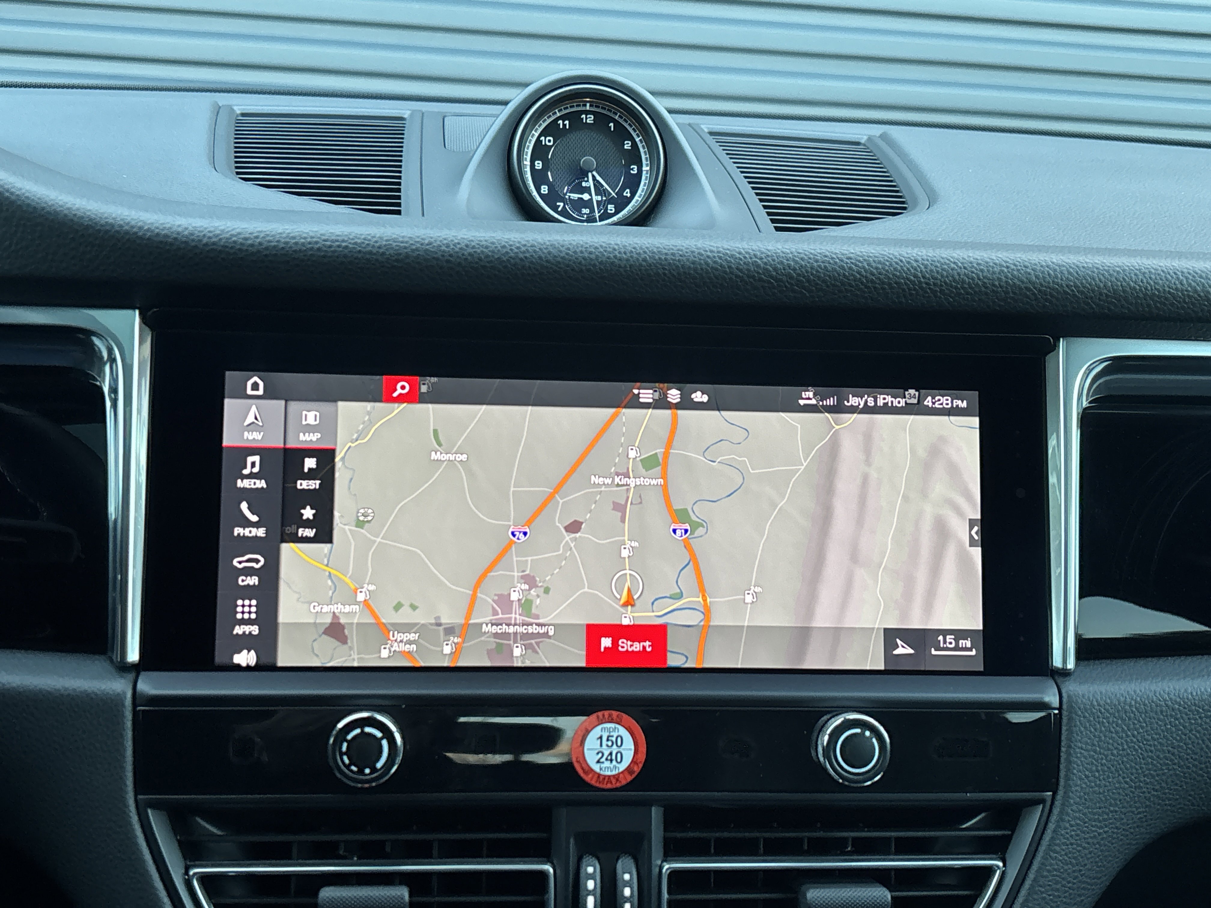 Certified 2025 Porsche Macan image 20