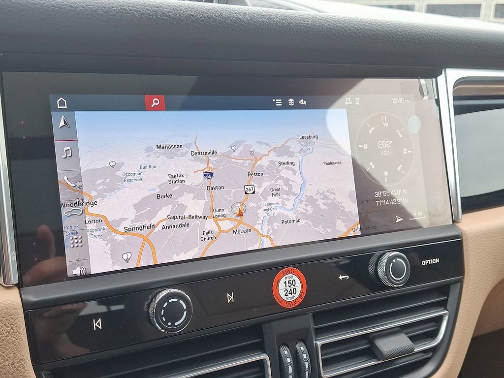 Certified 2025 Porsche Macan image 19