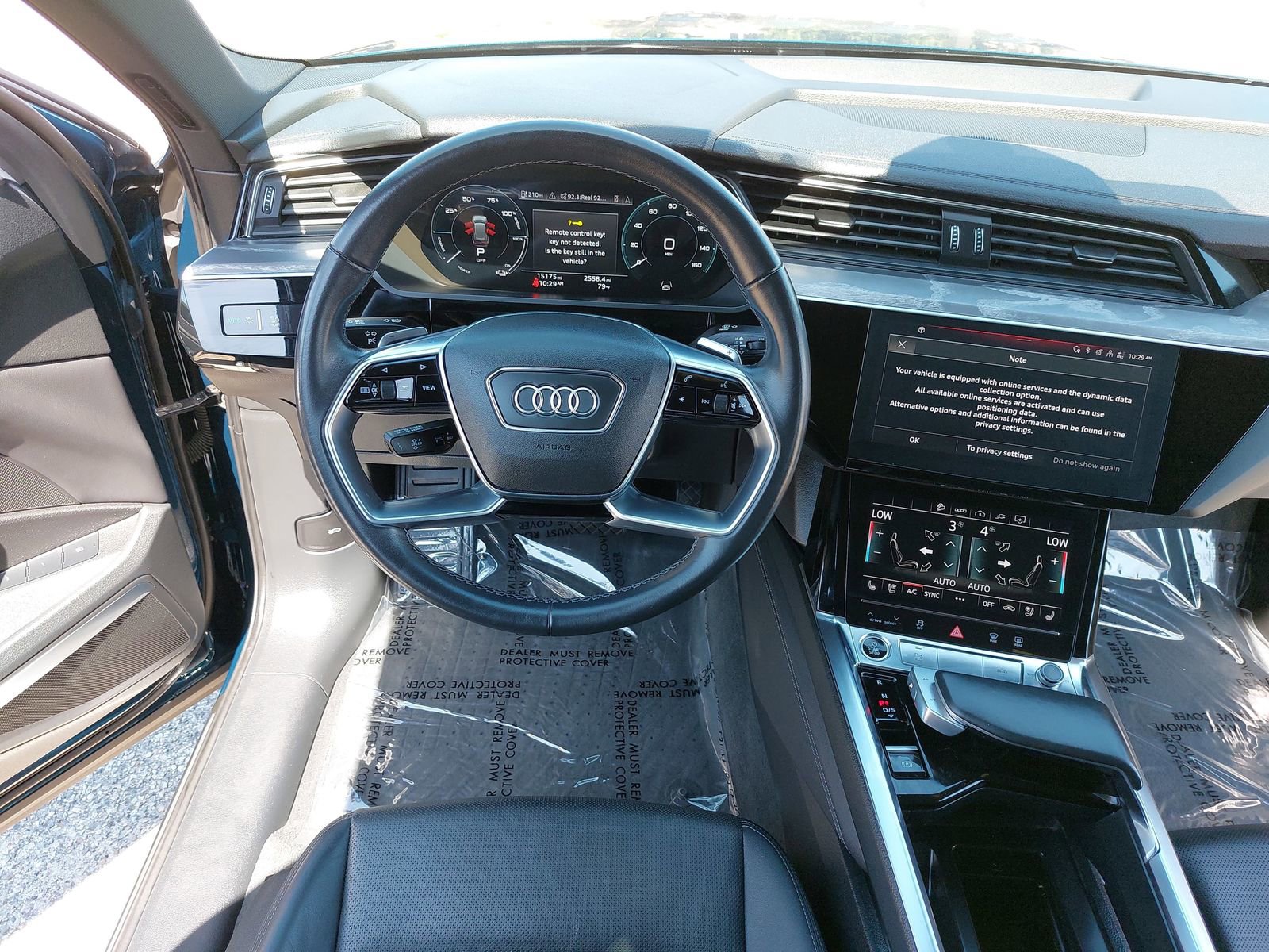 Used 2023 Audi e-tron Premium Plus w/ Premium Plus Package AWD/4WD image 16
