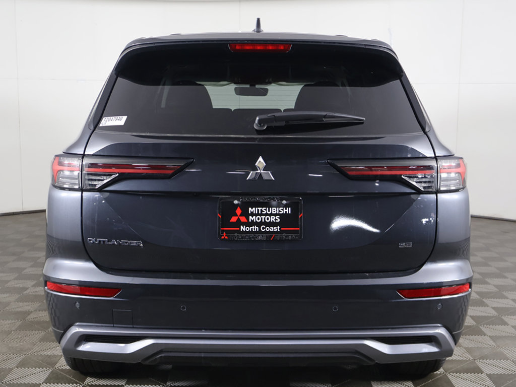 New 2026 Mitsubishi Outlander SE FWD image 14