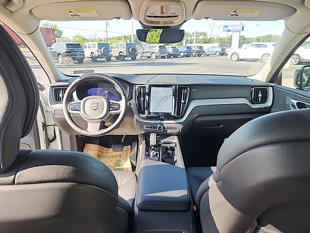 Certified 2025 Volvo XC60 B5 Plus image 41