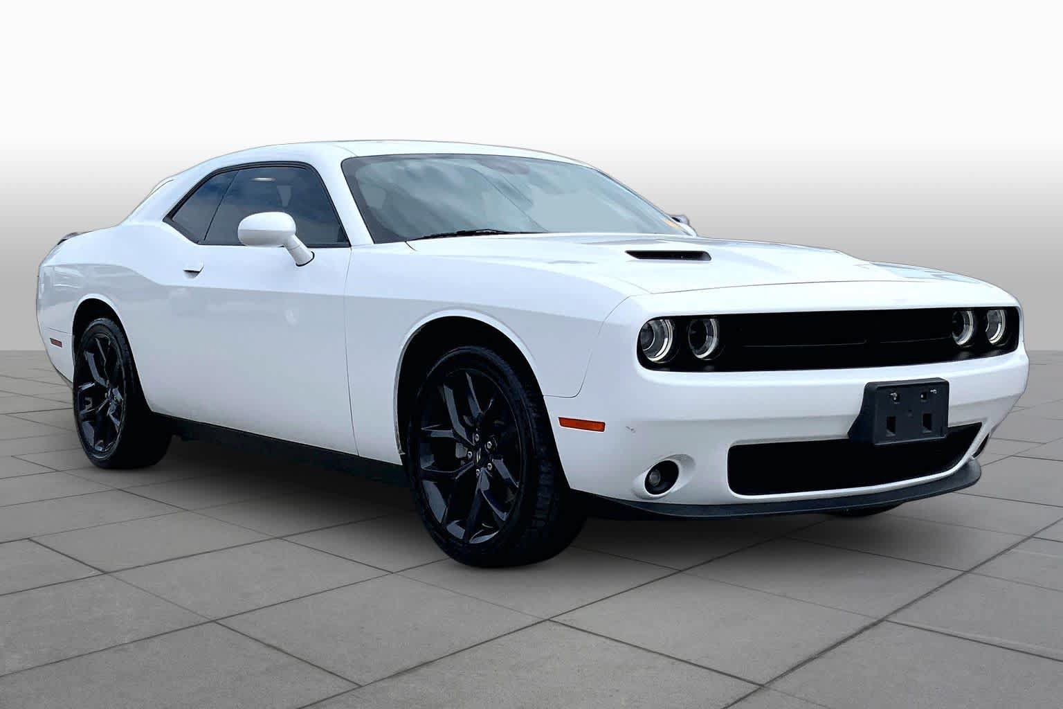 Used 2021 Dodge Challenger SXT w/ Blacktop Package RWD video 3