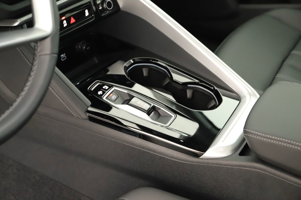 New 2025 Audi Q5 Premium image 17