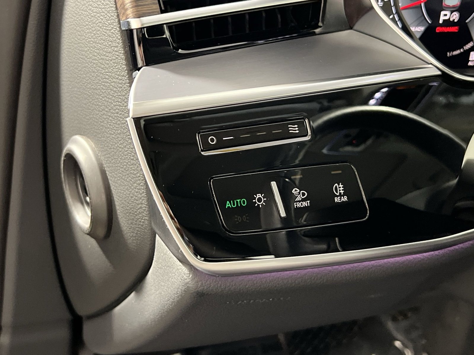 Used 2024 Audi A8 L 3.0T image 32