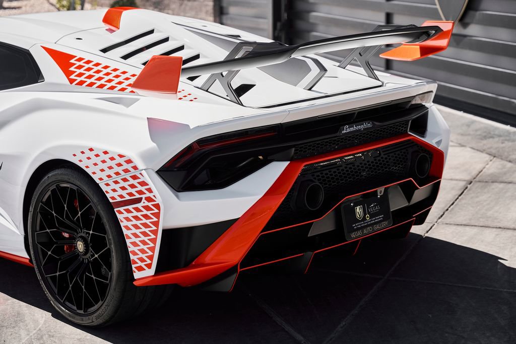 Used 2024 Lamborghini Huracan STO RWD image 17