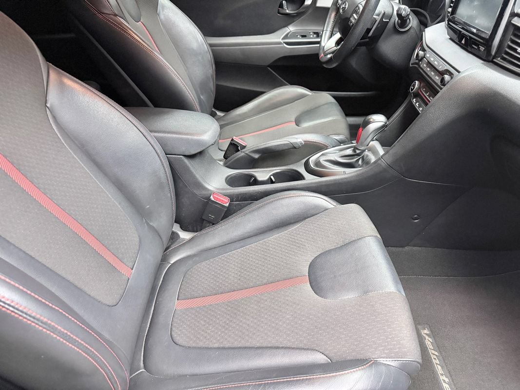 Used 2020 Hyundai Veloster Turbo FWD image 11