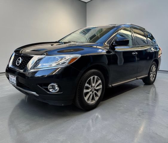 Used 2016 Nissan Pathfinder SV FWD image 2