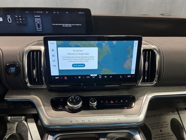 Used 2025 Ford Expedition Platinum AWD/4WD image 16